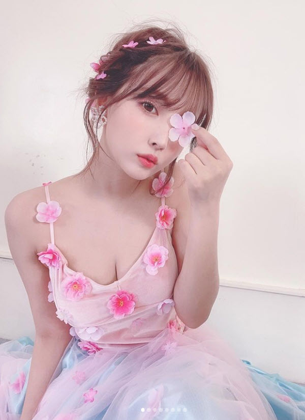 Yua Mikami 